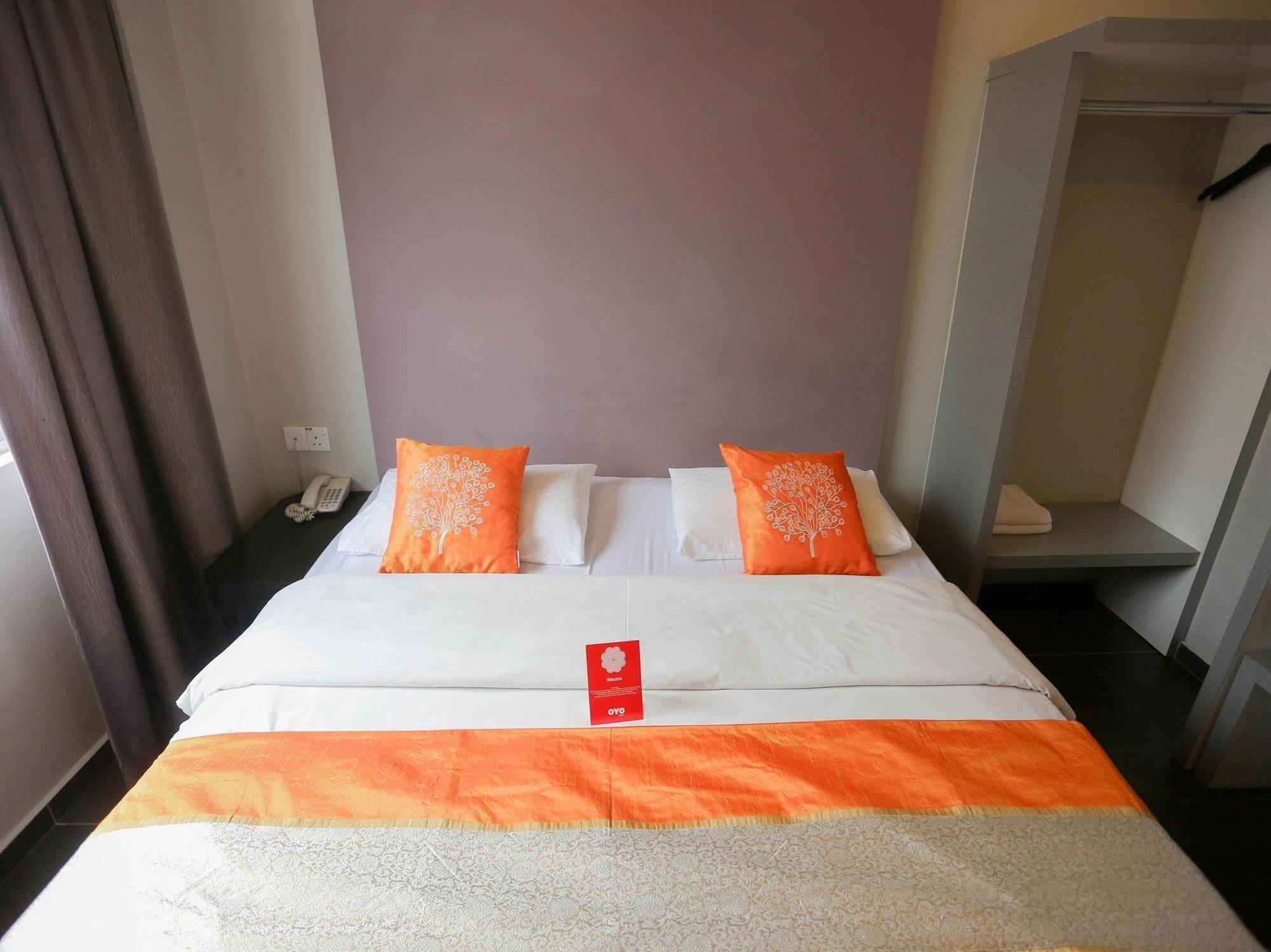 Golden Court Hotel - Tun Abdul Razak Johor Bahru Dış mekan fotoğraf