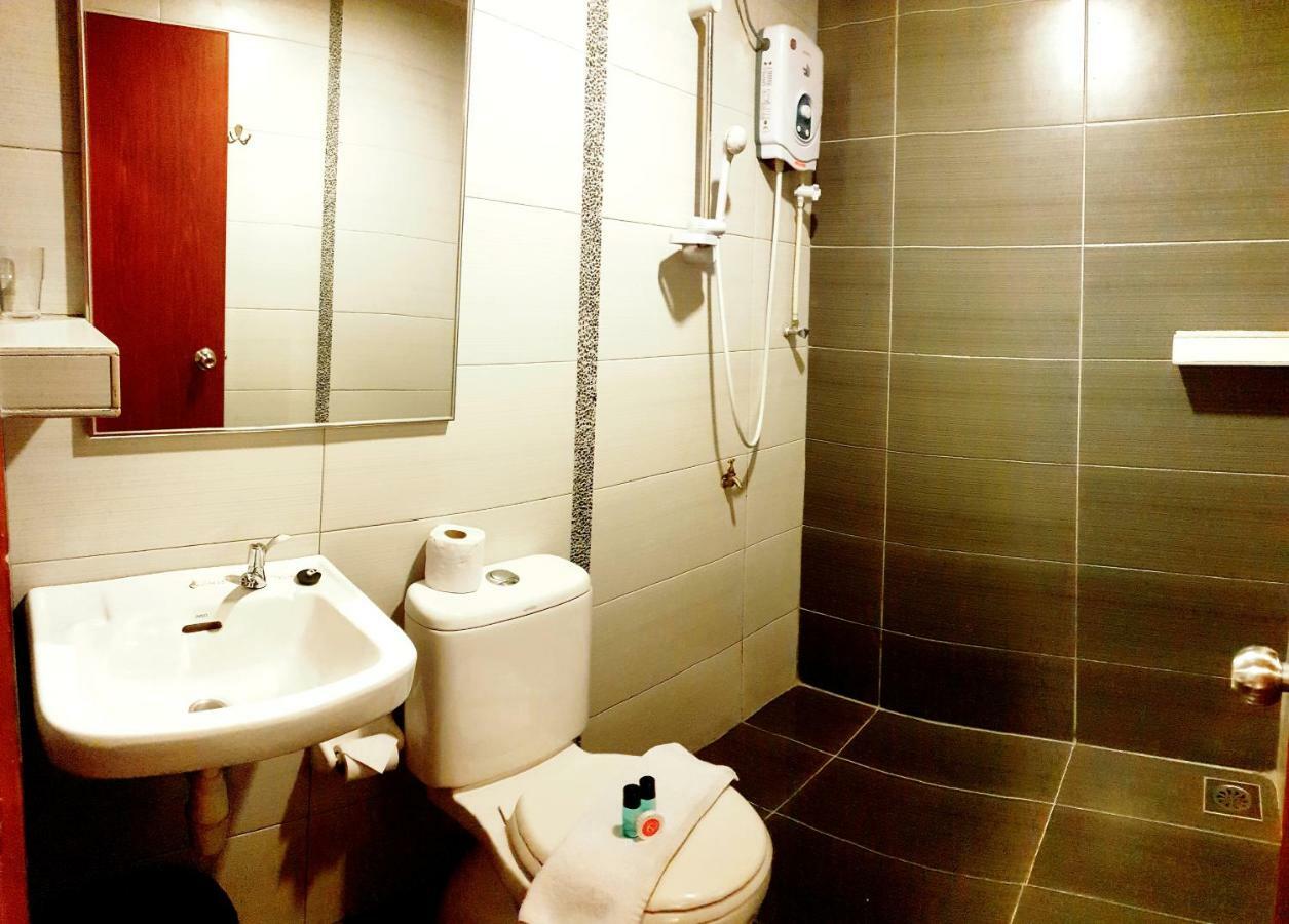 Golden Court Hotel - Tun Abdul Razak Johor Bahru Dış mekan fotoğraf
